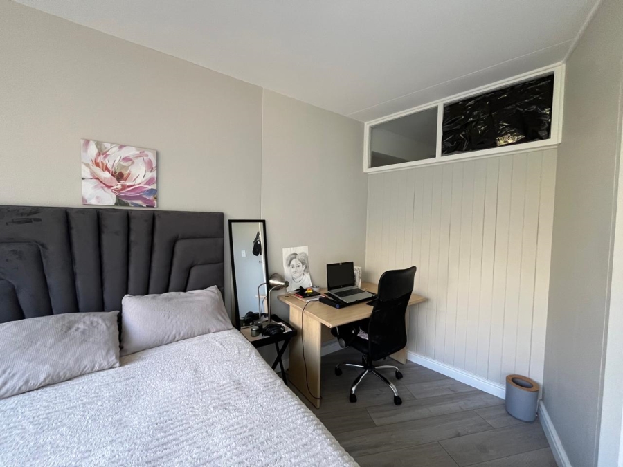 3 Bedroom Property for Sale in Vredehoek Western Cape